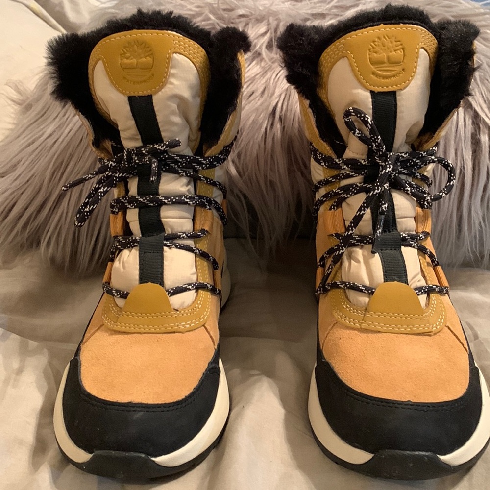 COPY - Women’s Timberland boots size 8.5
